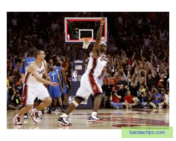 快船莱昂纳德绝杀步行者0.4秒中投带队逆转24分惊险胜