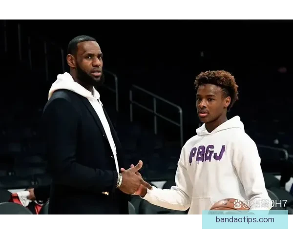 詹姆斯谈父子情与篮球热爱布朗尼激励他持续奋斗