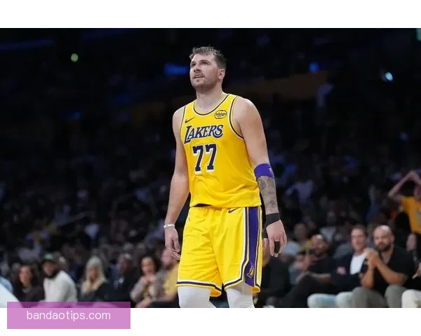 詹姆斯谈东契奇受伤雷霆首节攻势如潮致湖人惨败