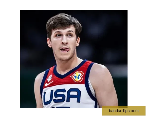 湖人再遭打击 里夫斯接受肋骨和侧腹影像检查 出战与否待定